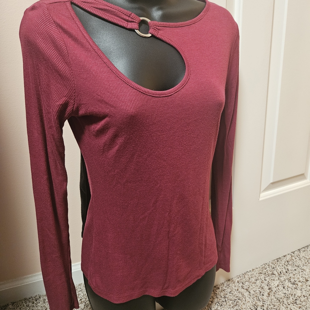 VENUS Maroon Long Sleeve Ribbed Cut-Out Top - Picture 5 of 10